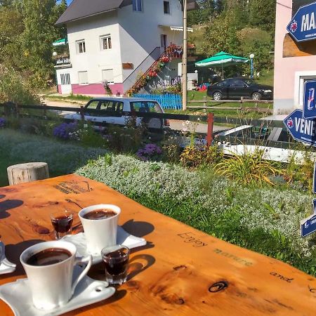 Underwoods Zabljak Guesthouse Exterior photo